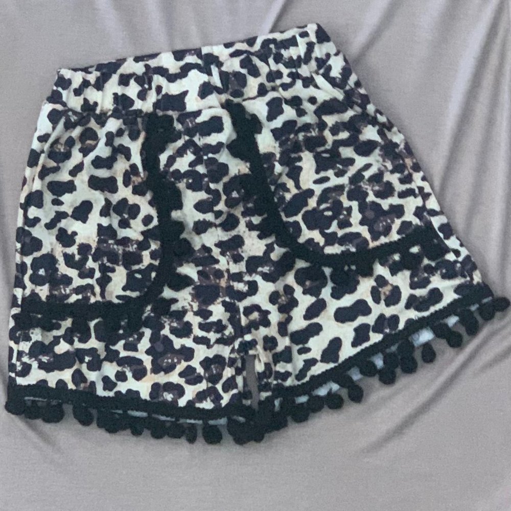 Girls Leopard Pom Pom Shorts